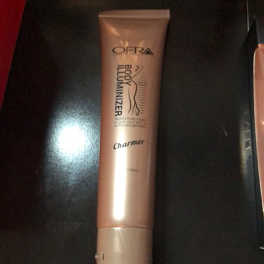 Ofra body illuminizer